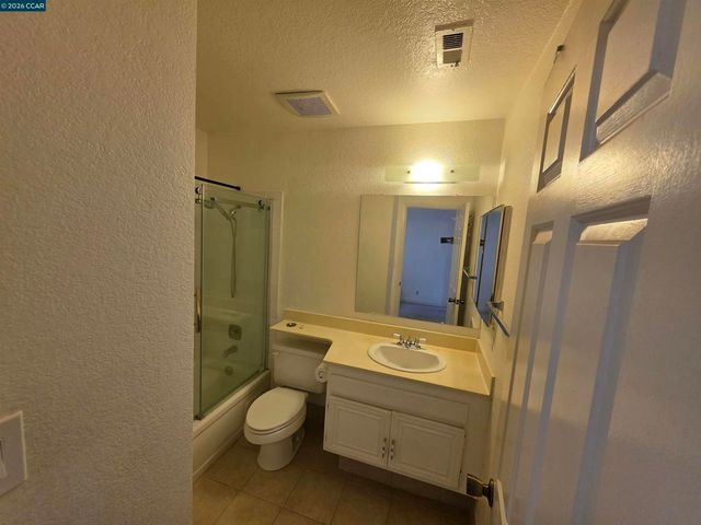 2581 El Portal Dr C, San Pablo, CA 94806