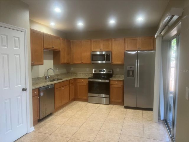 10825 NEWBRIDGE DRIVE, Riverview, FL 33579