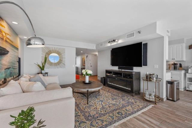 1810 Avenida Del Mundo 1606, Coronado, CA 92118