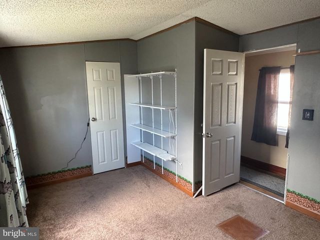10 ROTH AVE, Mertztown, PA 19539