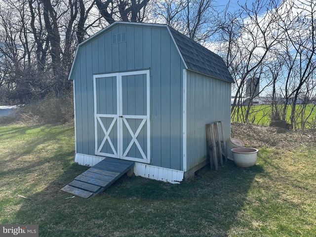 10 ROTH AVE, Mertztown, PA 19539