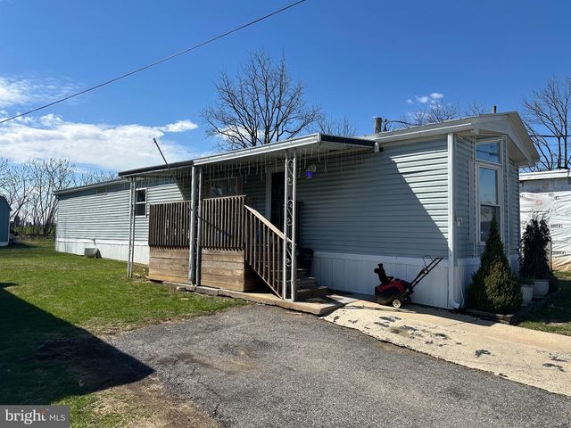 10 ROTH AVE, Mertztown, PA 19539