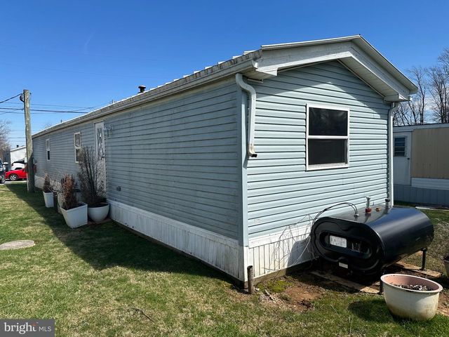 10 ROTH AVE, Mertztown, PA 19539