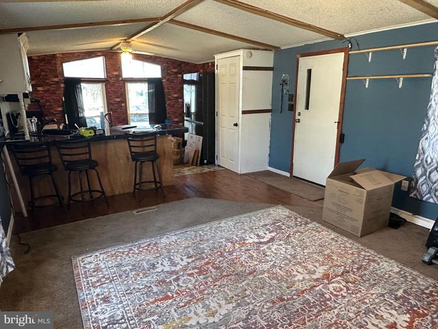 10 ROTH AVE, Mertztown, PA 19539