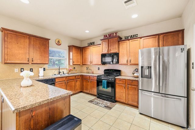 2949 ASHWOOD RD, Schertz, TX 78108