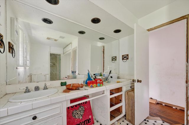 1148 Rock Creek Drive, Garland, TX 75040