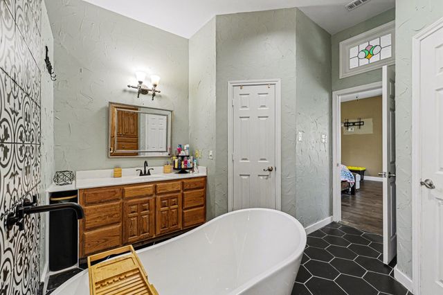 767 Farrar Road, Waxahachie, TX 75165