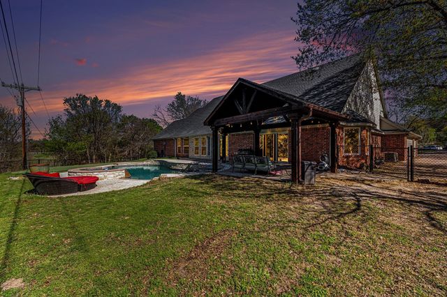 767 Farrar Road, Waxahachie, TX 75165