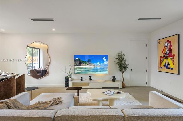 984 SW 10th Street 1, Miami, FL 33130