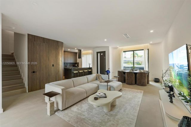 984 SW 10th Street 1, Miami, FL 33130