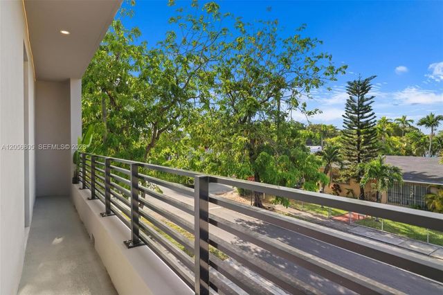 984 SW 10th Street 1, Miami, FL 33130