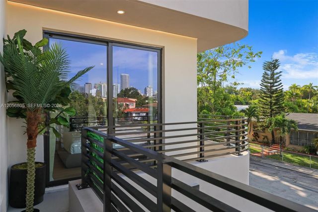 984 SW 10th Street 1, Miami, FL 33130