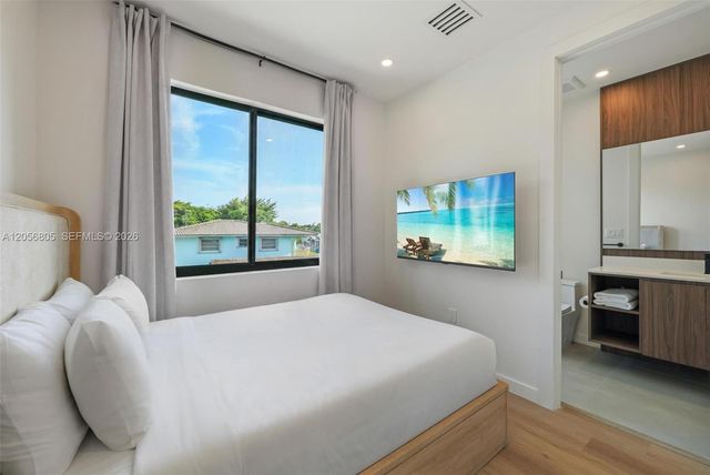 984 SW 10th Street 1, Miami, FL 33130