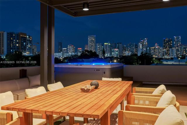 984 SW 10th Street 1, Miami, FL 33130