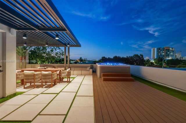 984 SW 10th Street 1, Miami, FL 33130