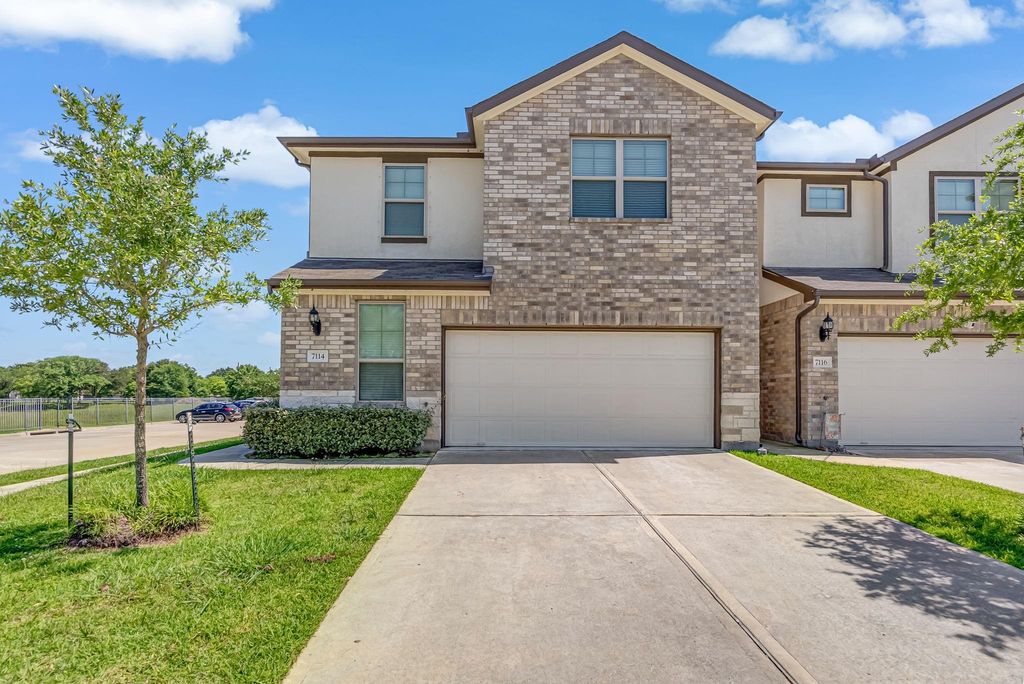 7114 Elgin Street, Pearland, TX 77584