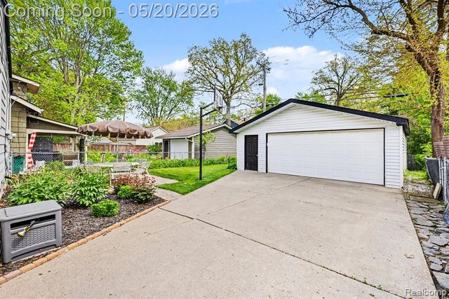 614 Gardenia Avenue, Royal Oak, MI 48067