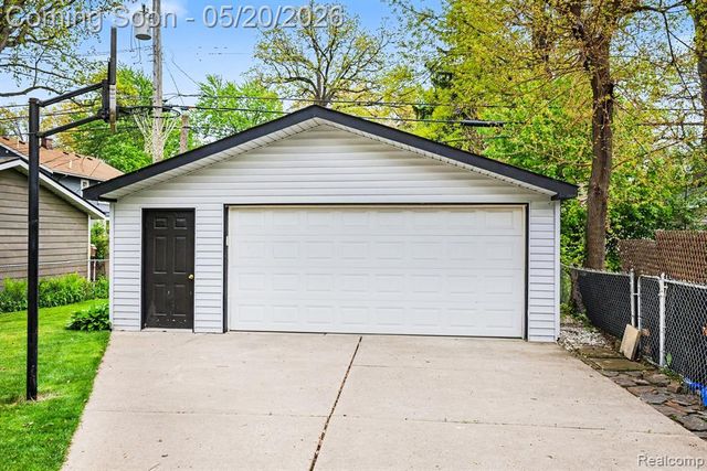 614 Gardenia Avenue, Royal Oak, MI 48067