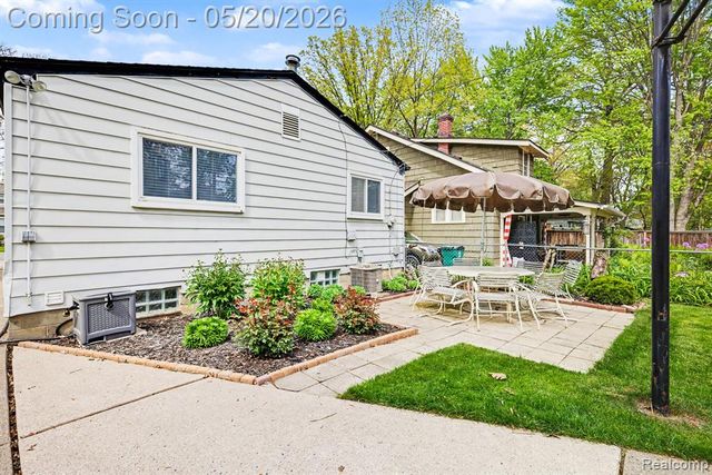614 Gardenia Avenue, Royal Oak, MI 48067