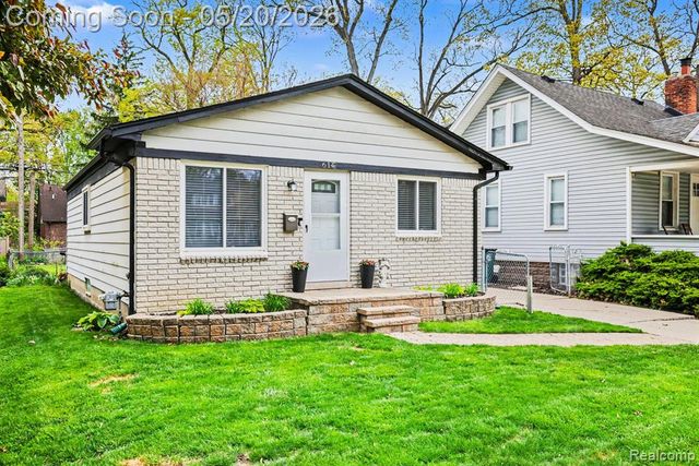 614 Gardenia Avenue, Royal Oak, MI 48067