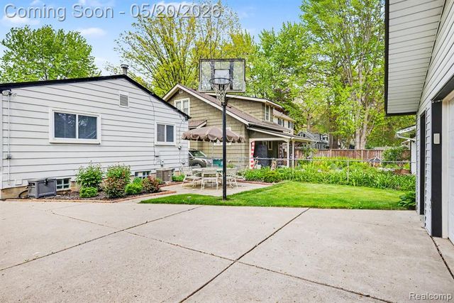 614 Gardenia Avenue, Royal Oak, MI 48067
