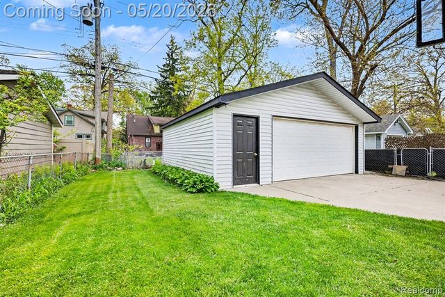 614 Gardenia Avenue, Royal Oak, MI 48067