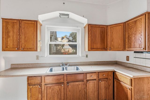 6605 Windward Street, Cincinnati, OH 45227