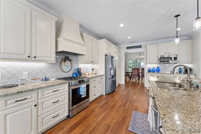 11760 High Cliff, Northport, AL 35475