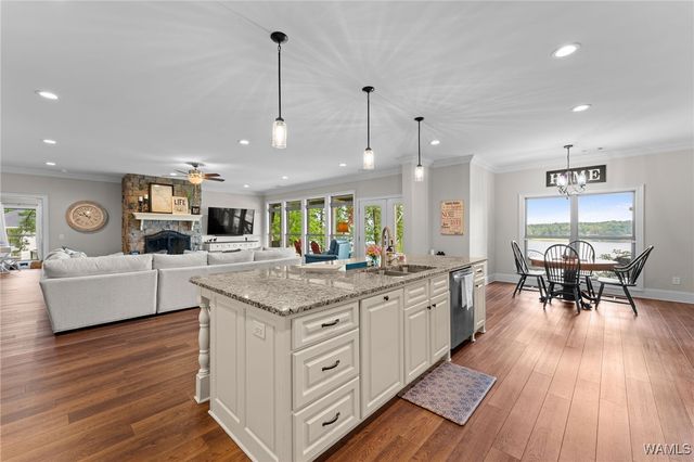 11760 High Cliff, Northport, AL 35475