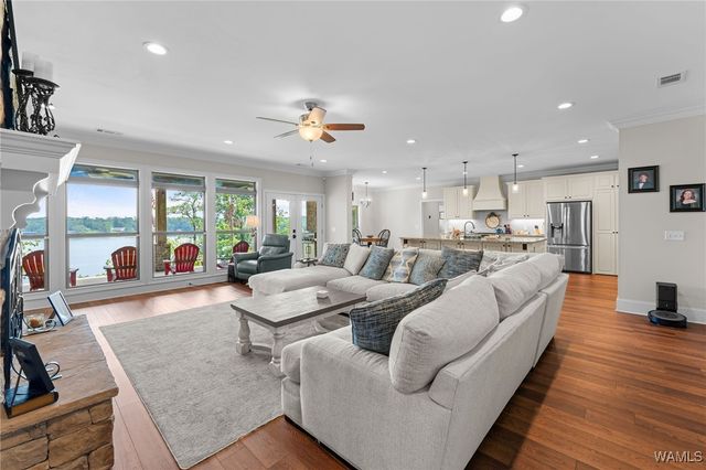 11760 High Cliff, Northport, AL 35475