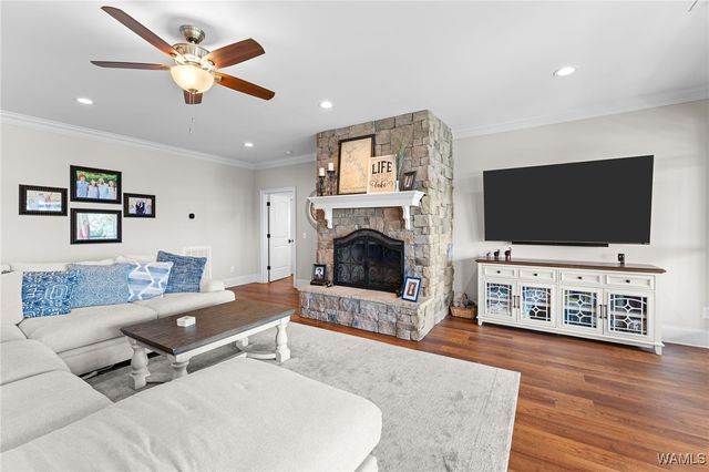 11760 High Cliff, Northport, AL 35475