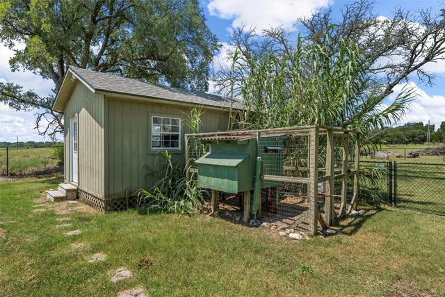 175 Winding Trail, Crawford, TX 76638