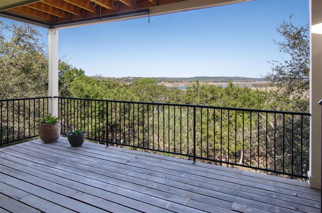 6400 Lakeshore DR, Lago Vista, TX 78645