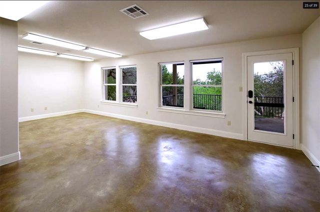 6400 Lakeshore DR, Lago Vista, TX 78645