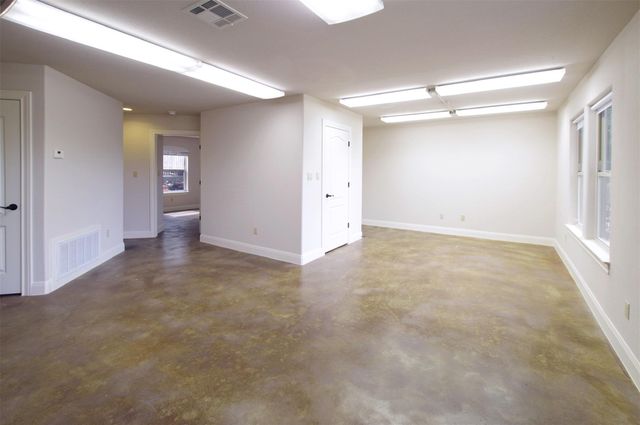 6400 Lakeshore DR, Lago Vista, TX 78645