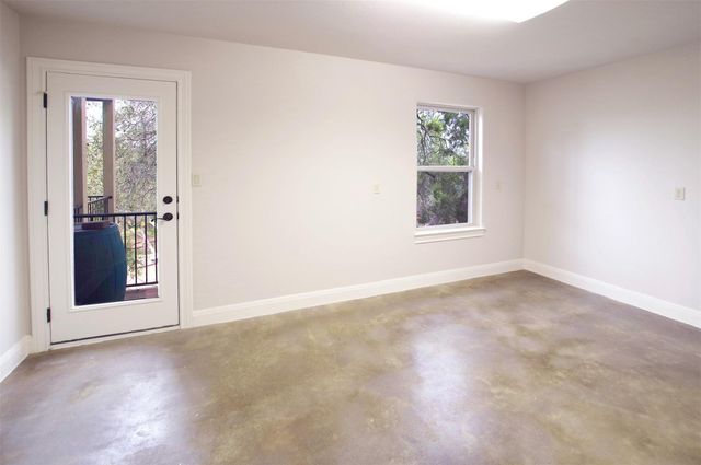 6400 Lakeshore DR, Lago Vista, TX 78645