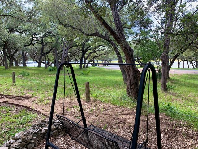 6400 Lakeshore DR, Lago Vista, TX 78645
