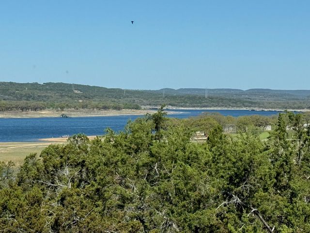 6400 Lakeshore DR, Lago Vista, TX 78645