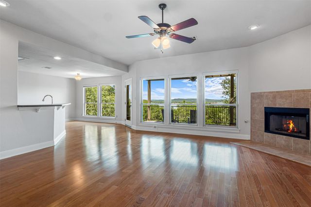 6400 Lakeshore DR, Lago Vista, TX 78645