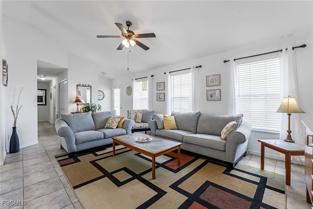 3518 SW 8th CT, Cape Coral, FL 33914