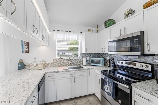 3518 SW 8th CT, Cape Coral, FL 33914