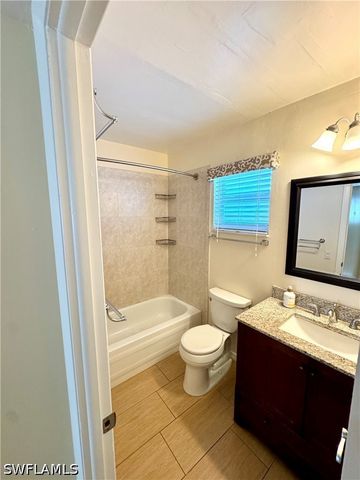 225 Turtle Lake CT 306, Naples, FL 34105