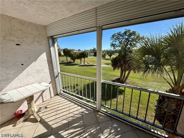 225 Turtle Lake CT 306, Naples, FL 34105