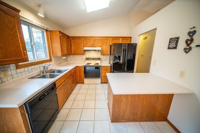 3919 Huntington Lane NW, Rochester, MN 55901