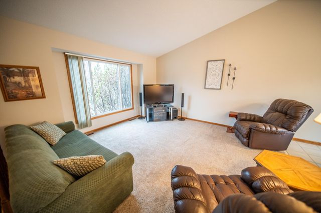 3919 Huntington Lane NW, Rochester, MN 55901