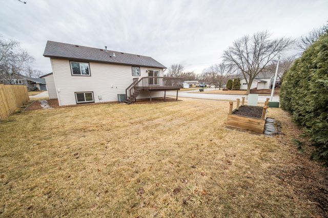 3919 Huntington Lane NW, Rochester, MN 55901