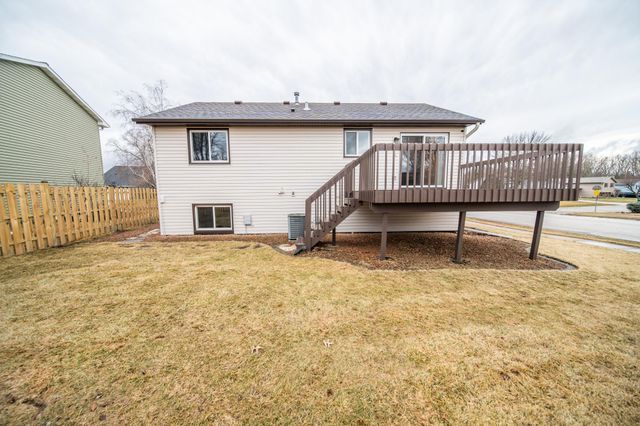 3919 Huntington Lane NW, Rochester, MN 55901