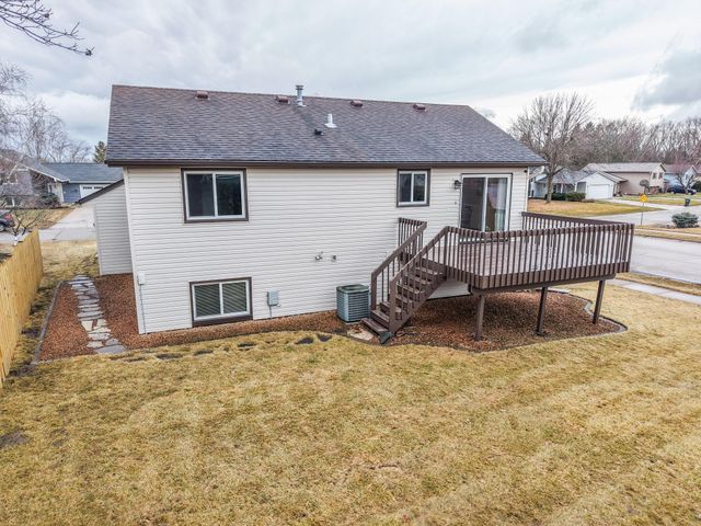 3919 Huntington Lane NW, Rochester, MN 55901