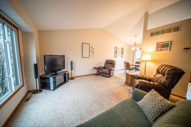 3919 Huntington Lane NW, Rochester, MN 55901