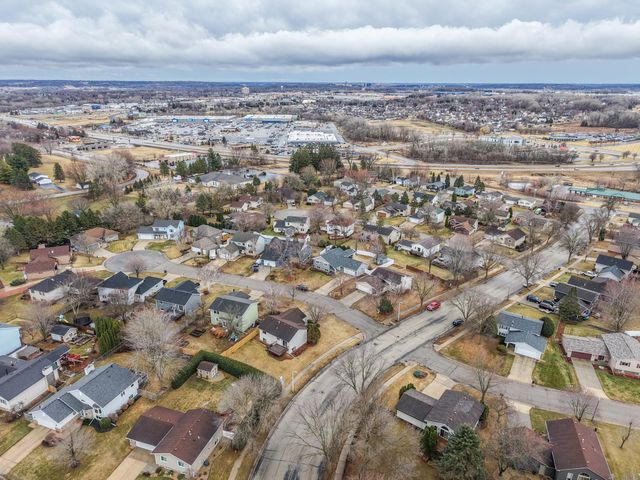 3919 Huntington Lane NW, Rochester, MN 55901